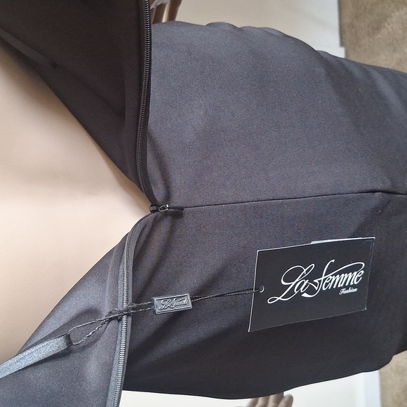 La Femme LBD, Size 2 - Picture 7 of 7